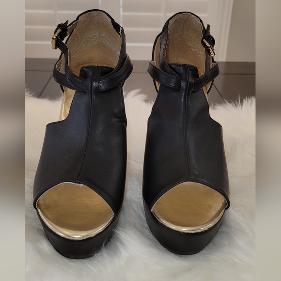 Nicole Miller New York- Hyacinth Wedge Sandals - Picture 5 of 5